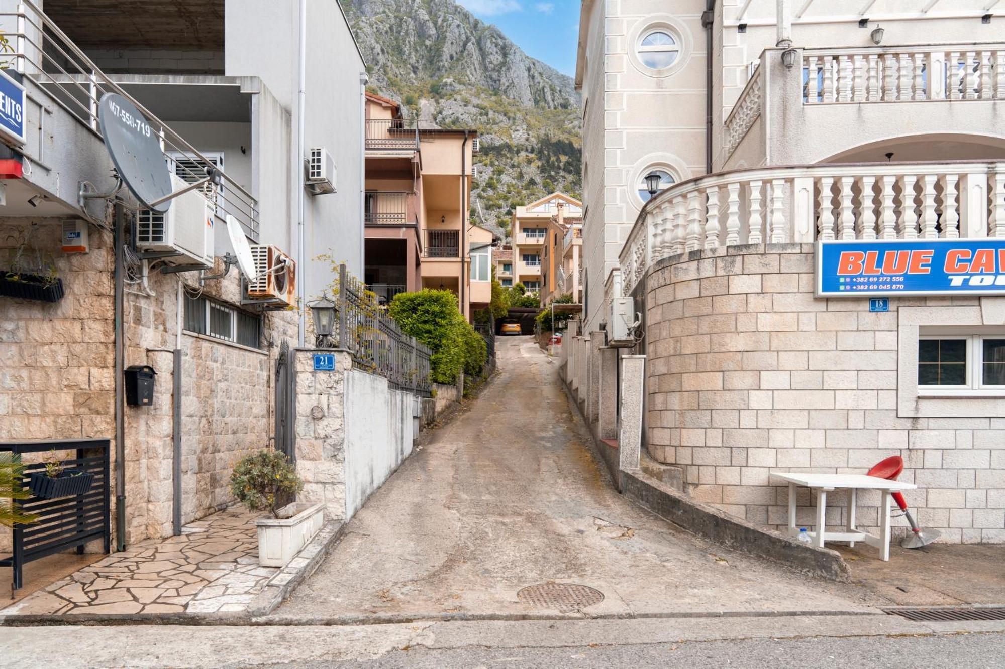 Apartment Busola Κότορ Εξωτερικό φωτογραφία